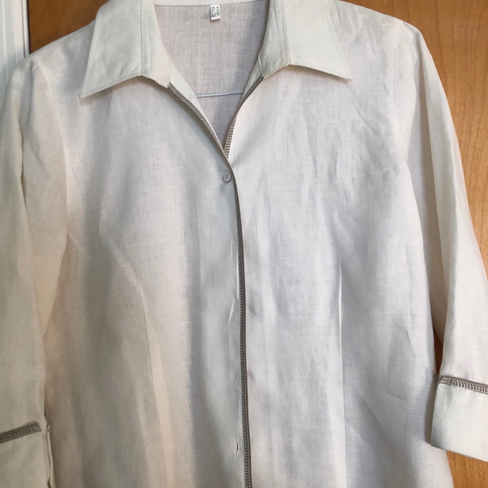 NWOT beautiful linen blouse